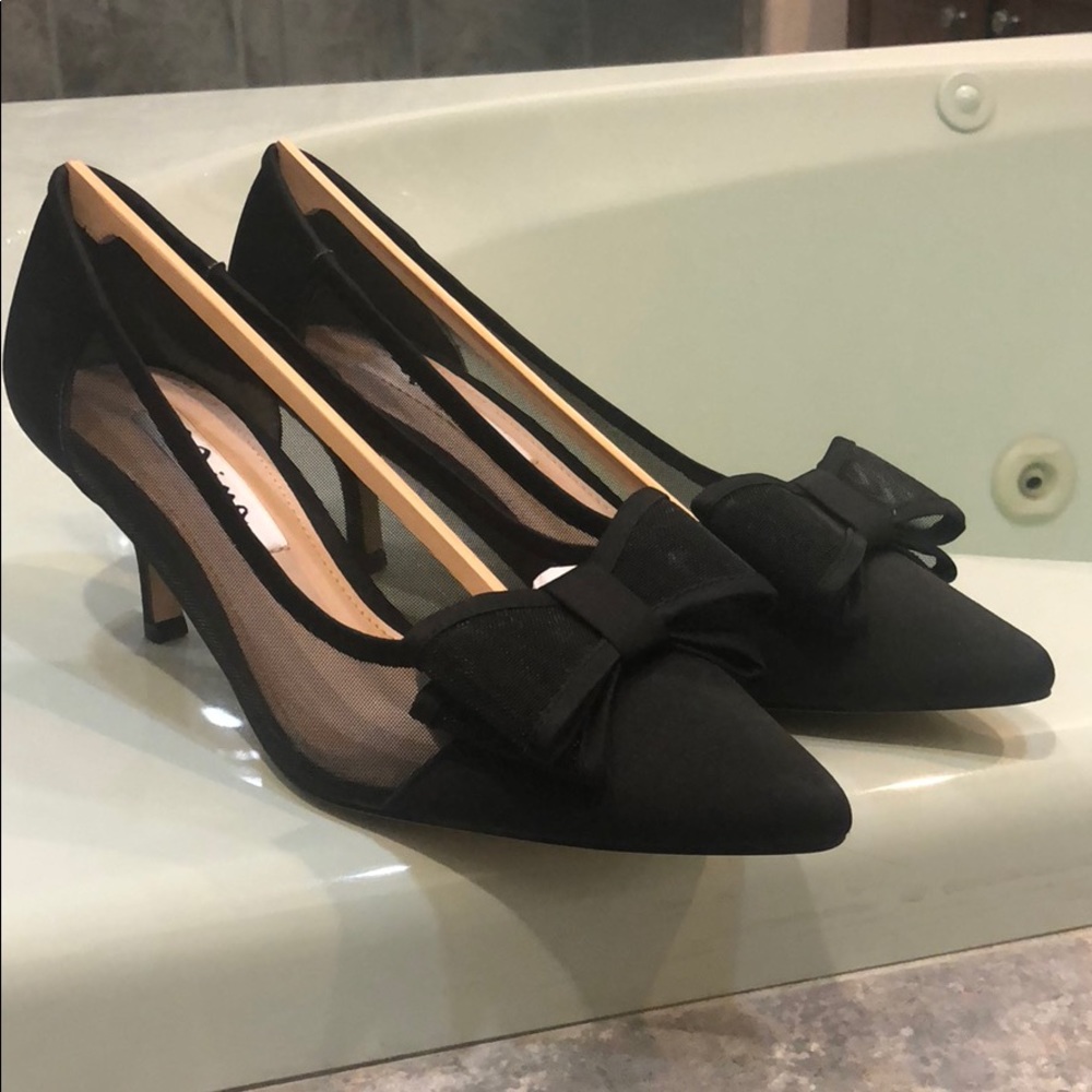 Brand new black kitten heels mesh bow Nina